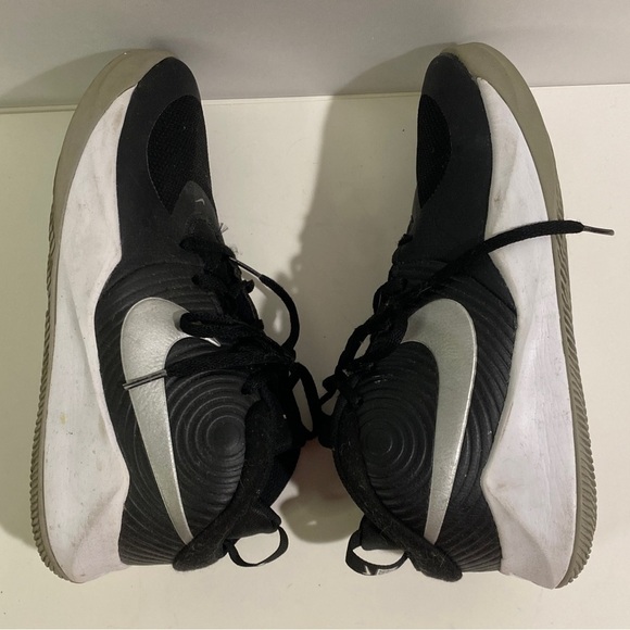 Nike Women's 6.5 Black Athletic Shoes - Picture 4 of 7